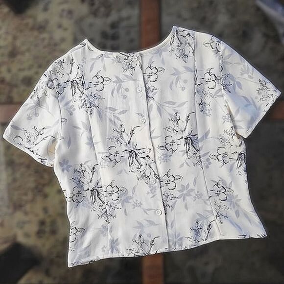 Vtg cream silk chiffon floral print round neck short sleeve blouse - Picture 5 of 15